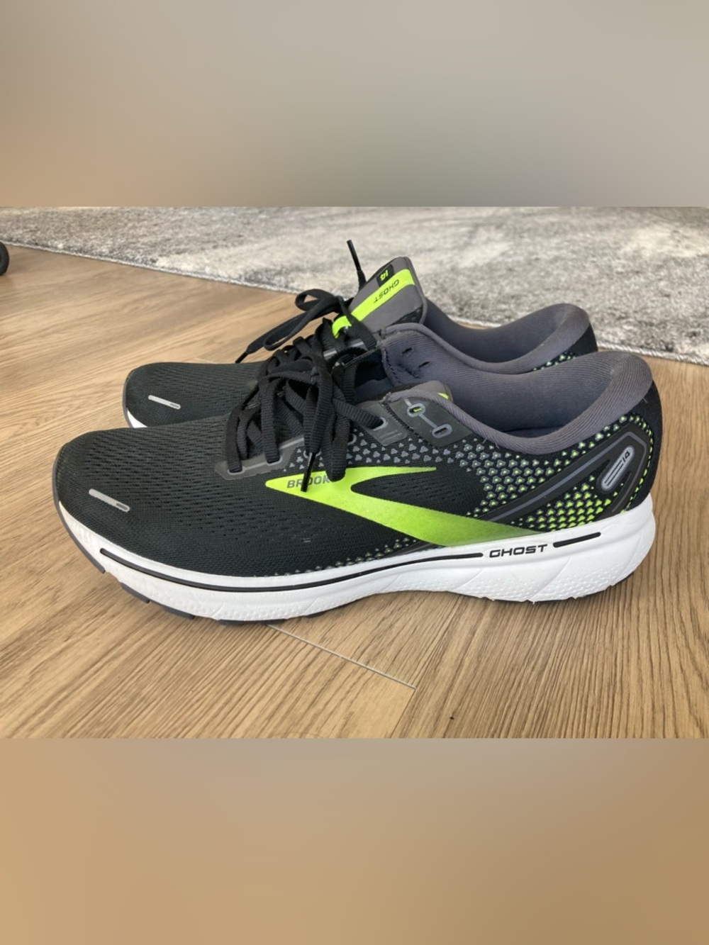 Brooks Mens Ghost Running Shoes in Black & Neon Yellow-Green